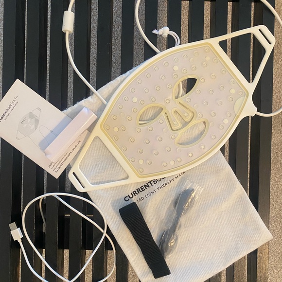 Currentbody, skin, LED light therapy mask series 1 - Picture 3 of 5